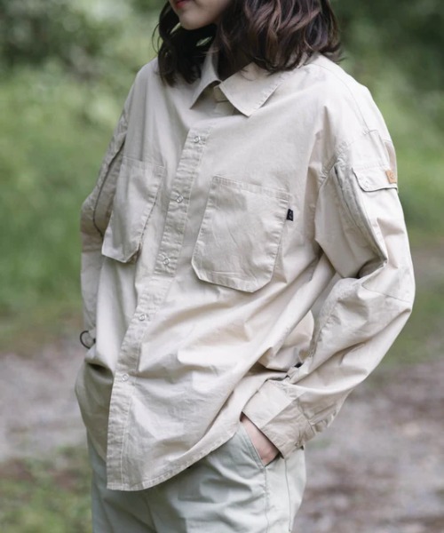 S'more(スモア)の「dungaree shirt(シャツ/ブラウス・レディース・ホワイト/ベージュ・LARGE/X-LARGE/MEDIUM/SMALL)」の2枚目の写真