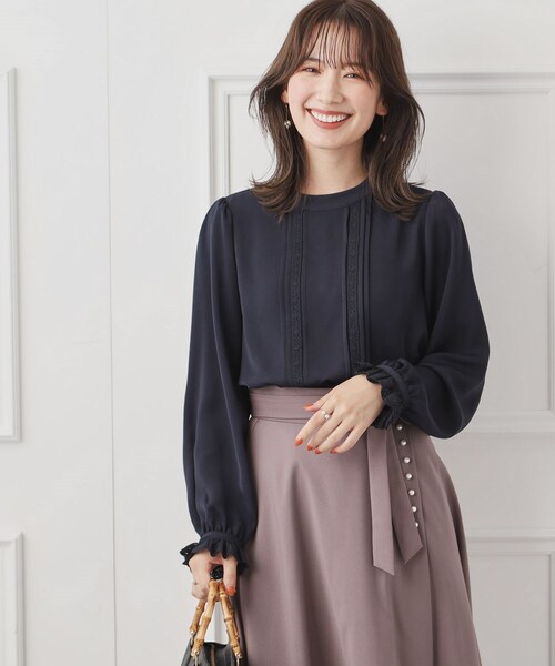 couture brooch（クチュールブローチ）の「◆【お仕事・セレモニーにも◎】刺繍レースタックブラウス（シャツ/ブラウス・レディース・アイボリー/ブルー系その他・38/42/40）」の14枚目の写真