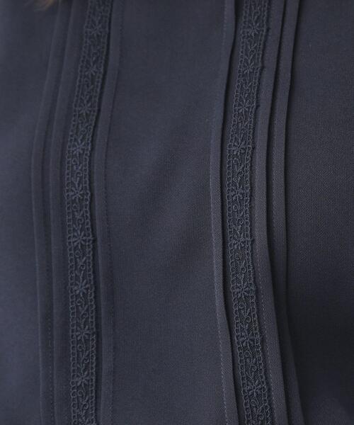 couture brooch（クチュールブローチ）の「◆【お仕事・セレモニーにも◎】刺繍レースタックブラウス（シャツ/ブラウス・レディース・アイボリー/ブルー系その他・38/42/40）」の20枚目の写真