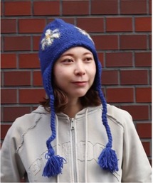 fridge（フリッジ）の「【Macmahon kniting mills】マクマホンニッティングミルズ Knit Cap Ear Muff+POMPOM-FLOWER（キャップ）」