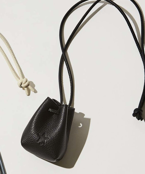 CONVERSE TOKYO(コンバーストウキョウ)の「ECO-LEATHER DRAWSTRING MINI BAG(S)(ショルダーバッグ・レディース・ブルー/ブラック/アイボリー・FREE)」の2枚目の写真