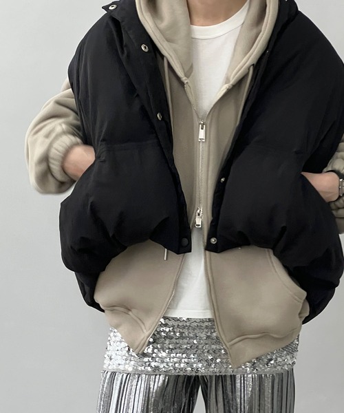 chuclla（チュクラ）の「フード付き 2wayラウンドボリューム ダウンベスト chw23a106（ダウンベスト・レディース・ライトグレー/ブラック・FREE）」の19枚目の写真