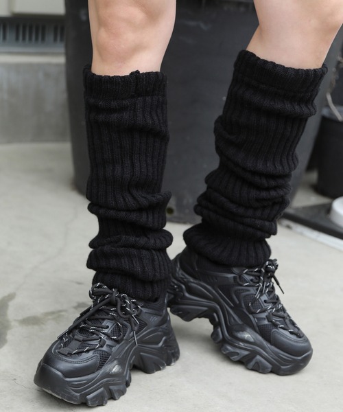 SPINNS(スピンズ)の「漫画みたいなもこもこルーズ☆彡70cm ニットレッグカバー(レッグウォーマー・レディース・ブラック/ブラウン/アイボリー/グレー/カーキ・ONESIZE)」の19枚目の写真