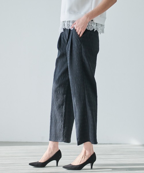 Arnold Palmer（アーノルドパーマー）の「ベルト付き ふくれジャガード セミワイドパンツ（その他パンツ・レディース・ネイビー/ブラック・S/M/L）」の7枚目の写真