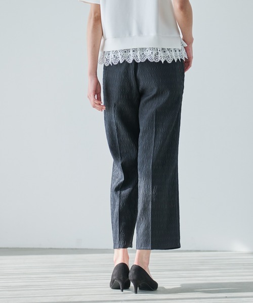 Arnold Palmer（アーノルドパーマー）の「ベルト付き ふくれジャガード セミワイドパンツ（その他パンツ・レディース・ネイビー/ブラック・S/M/L）」の8枚目の写真