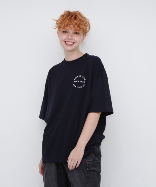 AVIREX(アヴィレックス)の「VARSITY LOGO T-SHIRT/バーシティーロゴティーシャツ(Tシャツ/カットソー・レディース・ネイビー/オフホワイト/ブラック/サックスブルー/ピンク・FREE/F)」の7枚目の写真