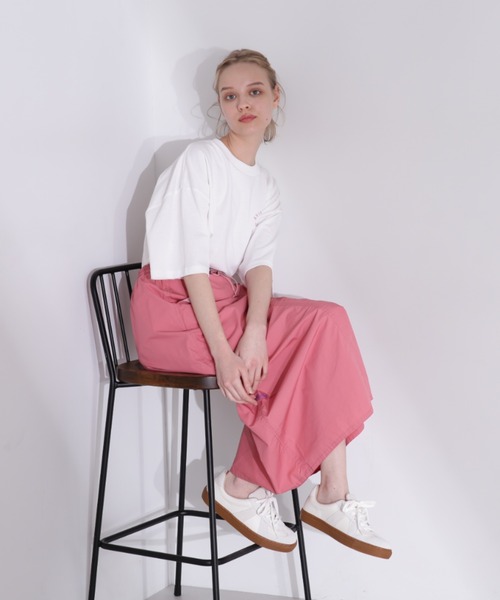 AVIREX(アヴィレックス)の「VARSITY LOGO T-SHIRT/バーシティーロゴティーシャツ(Tシャツ/カットソー・レディース・ネイビー/オフホワイト/ブラック/サックスブルー/ピンク・FREE/F)」の13枚目の写真