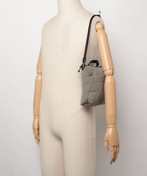 THE NORTH FACE(ザノースフェイス)の「THE NORTH FACE/ザ・ノース・フェイス ショルダーポーチ ジオフェイスポーチ Geoface Pouch NM32356(ショルダーバッグ・メンズ・ブラック/グレイッシュベージュ/ストーン/カーキ/アーミー/アイボリー/スモークピンク・FREE)」の11枚目の写真