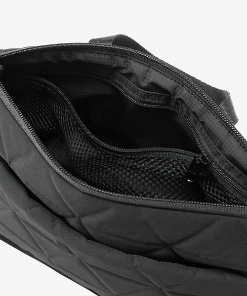 THE NORTH FACE(ザノースフェイス)の「THE NORTH FACE/ザ・ノース・フェイス ショルダーポーチ ジオフェイスポーチ Geoface Pouch NM32356(ショルダーバッグ・メンズ・ブラック/グレイッシュベージュ/ストーン/カーキ/アーミー/アイボリー/スモークピンク・FREE)」の14枚目の写真