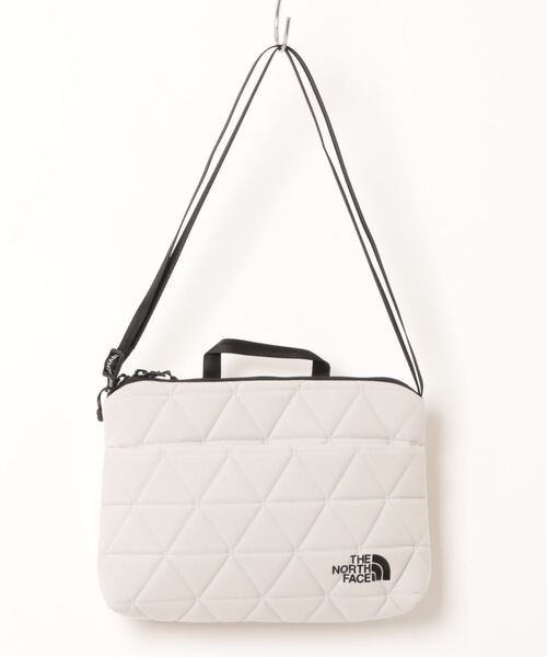 THE NORTH FACE(ザノースフェイス)の「THE NORTH FACE/ザ・ノース・フェイス ショルダーポーチ ジオフェイスポーチ Geoface Pouch NM32356(ショルダーバッグ・メンズ・ブラック/グレイッシュベージュ/ストーン/カーキ/アーミー/アイボリー/スモークピンク・FREE)」の22枚目の写真