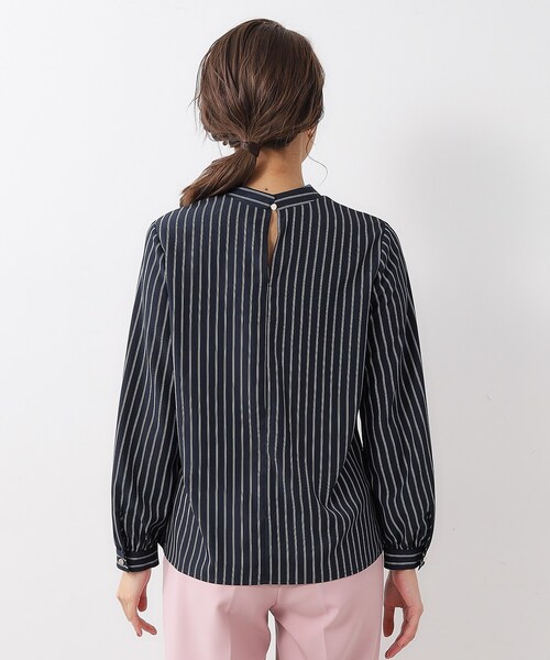 index(インデックス)の「◆≪美人百花掲載≫ アシメボウタイブラウス【イージーケア/洗濯機洗い可】(シャツ/ブラウス・レディース・オフホワイト/ナチュラル/ホワイト系5/ネイビー系2・40/38/42/36)」の9枚目の写真