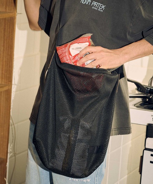 ADAM PATEK（アダムパテック）の「ADAMPATEK/mesh shoulder bag/メッシュショルダーバッグ（ショルダーバッグ・メンズ・ブラック・FREE）」の2枚目の写真