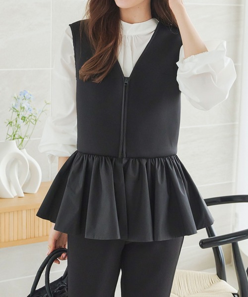 KOBE LETTUCE(コウベレタス)の「ダンボールペプラムVネックベスト(ベスト・レディース・ブラック/オフホワイト・M)」の15枚目の写真