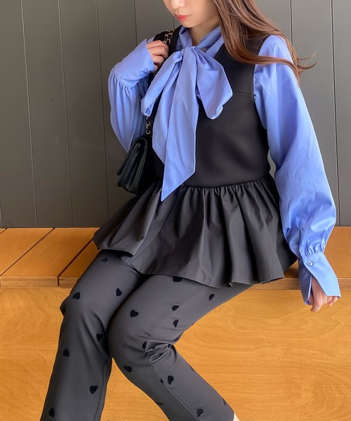 KOBE LETTUCE(コウベレタス)の「ダンボールペプラムVネックベスト(ベスト・レディース・ブラック/オフホワイト・M)」の17枚目の写真