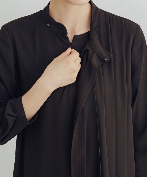 Neina（ネイナ）の「【喪服・礼服】日本製生地使用　洗える防しわスタンドカラーフロントプリーツワンピース 大きいサイズ有 〔Neina〕（スーツセット・レディース・ブラック・4L/3L/LL/L/M/5L）」の19枚目の写真