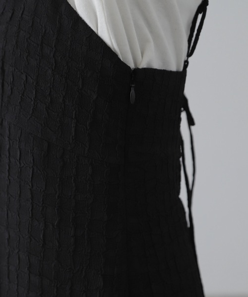 FREE'S MART（フリーズマート）の「【3サイズ展開XS-M】ぽこぽこチェックマーメイドキャミワンピース【低身長サイズ有】（ワンピース・レディース・ブラック/ブラック系その他/グリーン系その他/ホワイト・X-SMALL/SMALL/MEDIUM）」の6枚目の写真