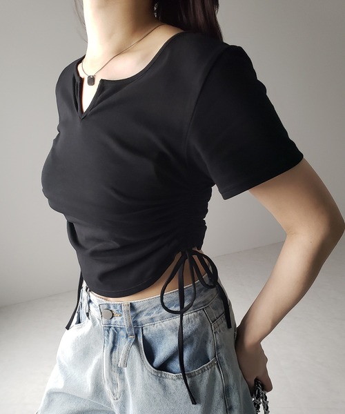 me+em select(ミームセレクト)の「【 2color 】サイドシャーリングリボン半袖ショートTシャツ / side shirring ribbon short Tee(Tシャツ/カットソー・レディース・ブラック/ホワイト・FREE)」の4枚目の写真
