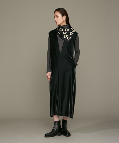 NANO universe（ナノユニバース）の「LB.01/ベルベットVネック