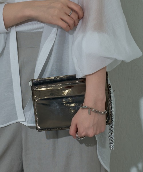 COLONY 2139（コロニートゥーワンスリーナイン）の「ミラーボックスポーチ / ハンドバッグ（ハンドバッグ・レディース・ブラック系その他/シルバー・FREE）」の2枚目の写真