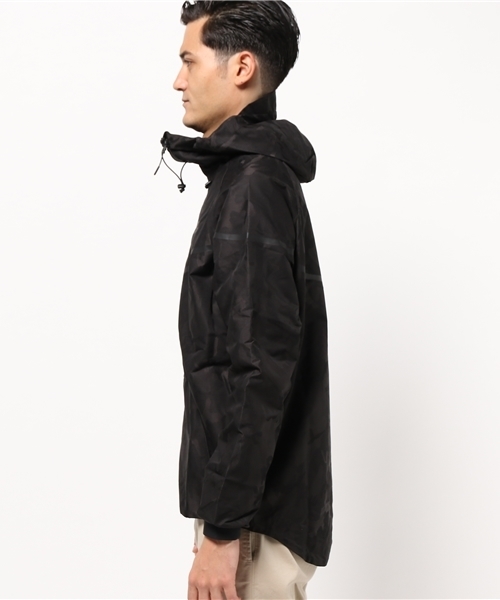 NIKE SPORTSWEAR(ナイキスポーツウェアー)の「メンズ ナイキ ウィンドランナー ナイロンジャケット NIKE TECH WINDRUNNER 678636-010/455(ナイロンジャケット・メンズ・ブラック/ブルー・MEDIUM/LARGE/SMALL/X-LARGE)」の4枚目の写真