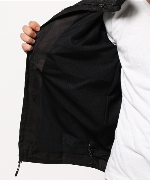 NIKE SPORTSWEAR(ナイキスポーツウェアー)の「メンズ ナイキ ウィンドランナー ナイロンジャケット NIKE TECH WINDRUNNER 678636-010/455(ナイロンジャケット・メンズ・ブラック/ブルー・MEDIUM/LARGE/SMALL/X-LARGE)」の7枚目の写真
