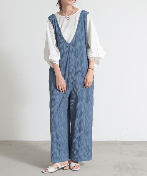 and it_(アンドイット)の「リップルストライプVネックオールインワン(サロペット/オーバーオール・レディース・ダークブルー/ブラック/グレイッシュベージュ・M/L)」の12枚目の写真