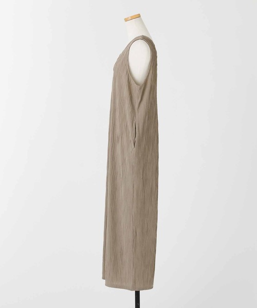 and it_(アンドイット)の「リップルストライプVネックオールインワン(サロペット/オーバーオール・レディース・ダークブルー/ブラック/グレイッシュベージュ・M/L)」の20枚目の写真