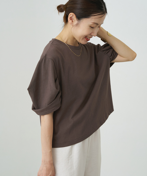 IENA（イエナ）の「ボリュームスリーブTシャツ（Tシャツ/カットソー・レディース・ブラウン/ブラック/ダークブルー・FREE）」の21枚目の写真