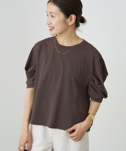 IENA（イエナ）の「ボリュームスリーブTシャツ（Tシャツ/カットソー・レディース・ブラウン/ブラック/ダークブルー・FREE）」の15枚目の写真