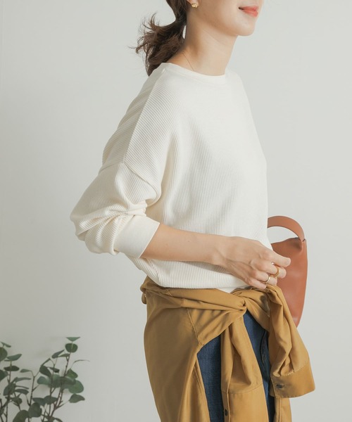 URBAN RESEARCH DOORS(アーバンリサーチドアーズ)の「タックフライスロングスリーブTシャツ(Tシャツ/カットソー・レディース・レッド系その他/ネイビー/ナチュラル/グレー系その他・MEDIUM)」の6枚目の写真