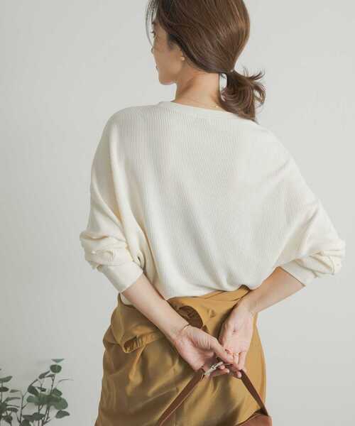 URBAN RESEARCH DOORS(アーバンリサーチドアーズ)の「タックフライスロングスリーブTシャツ(Tシャツ/カットソー・レディース・レッド系その他/ネイビー/ナチュラル/グレー系その他・MEDIUM)」の9枚目の写真