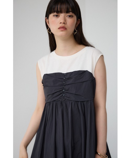 AZUL by moussy（アズールバイマウジー）の「ギャザービスチェレイヤードトップス（タンクトップ・レディース・ブラック/グレー/ベージュ・FREE）」の4枚目の写真