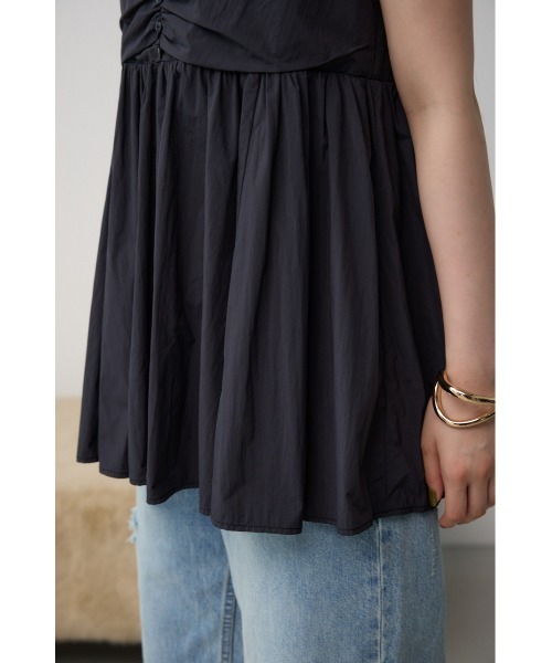 AZUL by moussy（アズールバイマウジー）の「ギャザービスチェレイヤードトップス（タンクトップ・レディース・ブラック/グレー/ベージュ・FREE）」の13枚目の写真