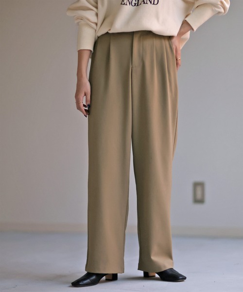 HUG.U（ハグユー）の「見つけた。優秀タックパンツ＜選べる着丈＞（スラックス・レディース・バーガンディー/ベージュ/ダークグレー/ブラック・M(レギュラー丈)/M(トール丈)/L(レギュラー丈)/L(トール丈)/XL(レギュラー丈)/XL(トール丈)）」の3枚目の写真