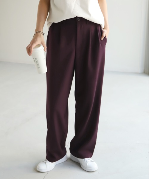 HUG.U（ハグユー）の「見つけた。優秀タックパンツ＜選べる着丈＞（スラックス・レディース・バーガンディー/ベージュ/ダークグレー/ブラック・M(レギュラー丈)/M(トール丈)/L(レギュラー丈)/L(トール丈)/XL(レギュラー丈)/XL(トール丈)）」の4枚目の写真