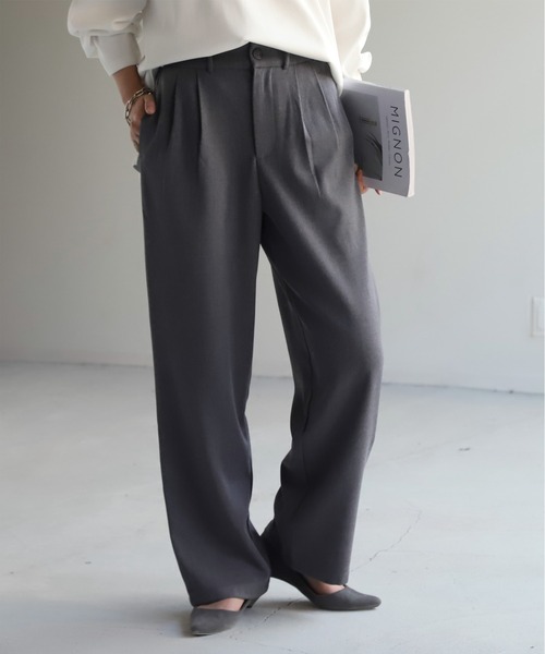 HUG.U（ハグユー）の「見つけた。優秀タックパンツ＜選べる着丈＞（スラックス・レディース・バーガンディー/ベージュ/ダークグレー/ブラック・M(レギュラー丈)/M(トール丈)/L(レギュラー丈)/L(トール丈)/XL(レギュラー丈)/XL(トール丈)）」の5枚目の写真