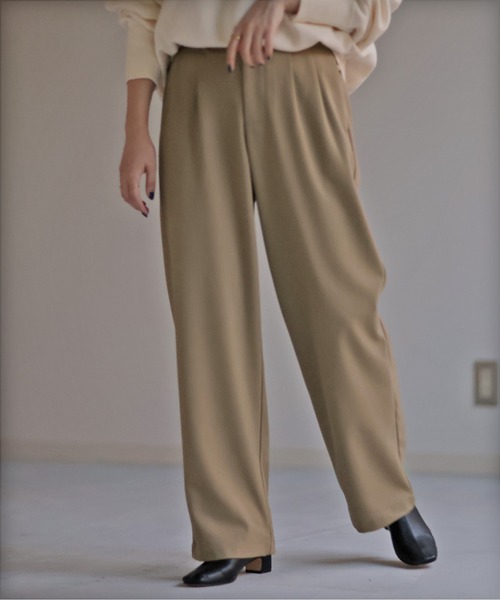 HUG.U（ハグユー）の「見つけた。優秀タックパンツ＜選べる着丈＞（スラックス・レディース・バーガンディー/ベージュ/ダークグレー/ブラック・M(レギュラー丈)/M(トール丈)/L(レギュラー丈)/L(トール丈)/XL(レギュラー丈)/XL(トール丈)）」の11枚目の写真