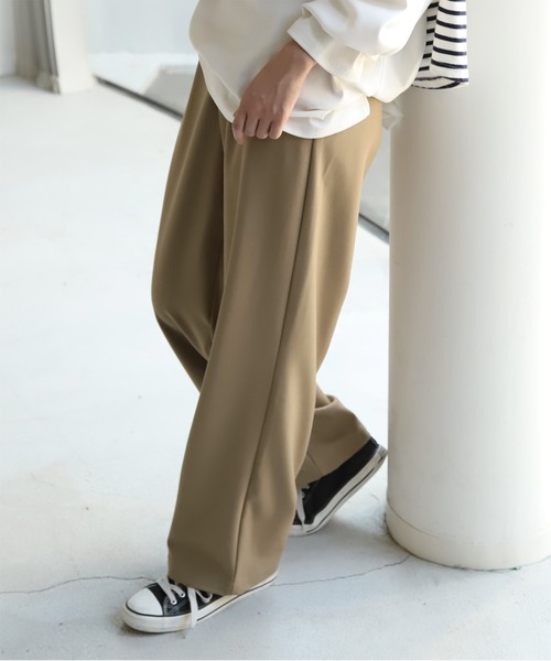 HUG.U（ハグユー）の「見つけた。優秀タックパンツ＜選べる着丈＞（スラックス・レディース・バーガンディー/ベージュ/ダークグレー/ブラック・M(レギュラー丈)/M(トール丈)/L(レギュラー丈)/L(トール丈)/XL(レギュラー丈)/XL(トール丈)）」の9枚目の写真