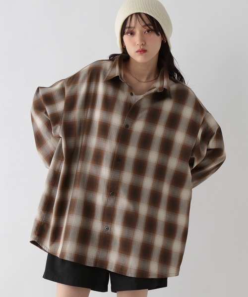 RAGEBLUE(レイジブルー)の「【UNISEX】Ombre check big shirt/オンブレチェック/オーバーサイズシャツ(シャツ/ブラウス・メンズ・ブラック/ホワイト系その他/ブラウン・SMALL/MEDIUM/LARGE)」の3枚目の写真