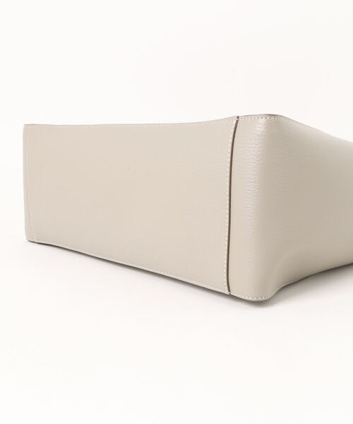 STELLA McCARTNEY（ステラマッカートニー）の「Stella Logo Grainy Alter Mat Tote Bag / ステラ ロゴ グレイン オルターマット トートバッグ（トートバッグ・レディース・ベージュ・ONE SIZE）」の3枚目の写真