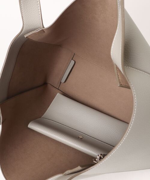 STELLA McCARTNEY（ステラマッカートニー）の「Stella Logo Grainy Alter Mat Tote Bag / ステラ ロゴ グレイン オルターマット トートバッグ（トートバッグ・レディース・ベージュ・ONE SIZE）」の4枚目の写真