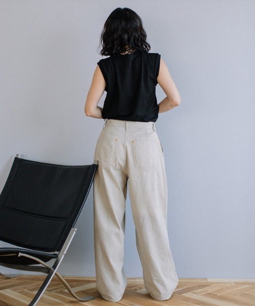 SUWDEE(スーディー)の「loose chino pants(チノパンツ・レディース・ベージュ・S)」の4枚目の写真