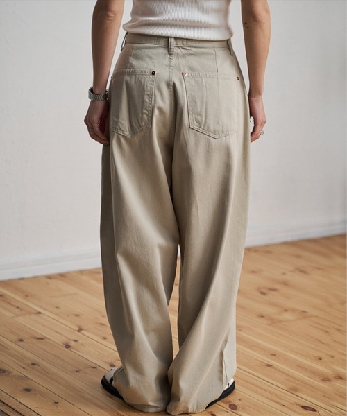 SUWDEE(スーディー)の「loose chino pants(チノパンツ・レディース・ベージュ・S)」の10枚目の写真