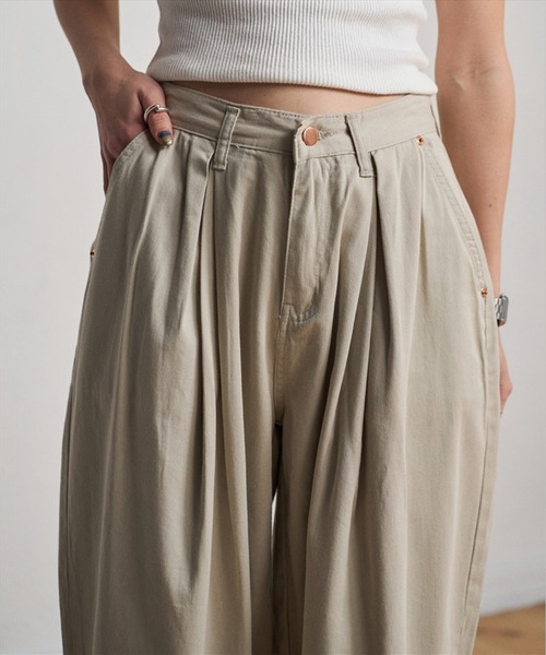 SUWDEE(スーディー)の「loose chino pants(チノパンツ・レディース・ベージュ・S)」の11枚目の写真