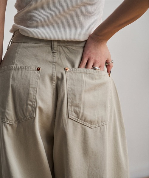SUWDEE(スーディー)の「loose chino pants(チノパンツ・レディース・ベージュ・S)」の9枚目の写真