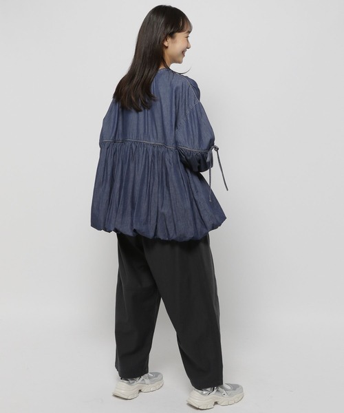 niko and...（ニコアンド）の「2WAYバルーンデニムブラウス（シャツ/ブラウス・レディース・ブルー/ブラック・FREE）」の7枚目の写真