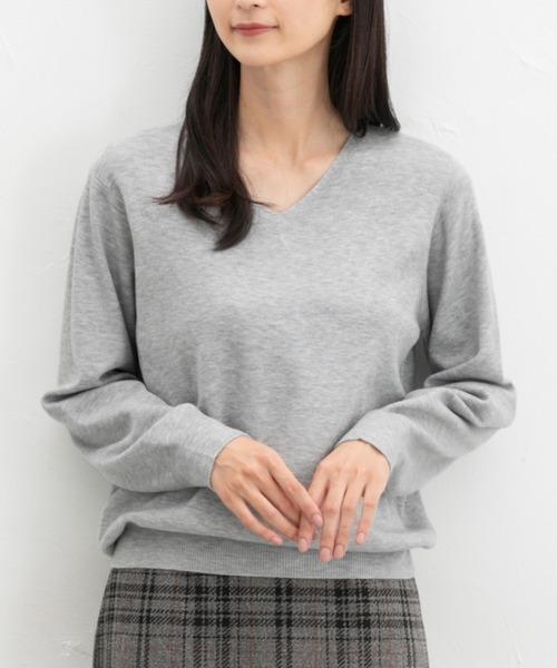 Honeys（ハニーズ）の「ヒアルロン酸Ｖネック（ニット/セーター・レディース・アイボリー/ブラック/ブルー/杢グレー/モカ/ボルドー/ラベンダー/ピンク・S/M/L/LL/3L）」の3枚目の写真