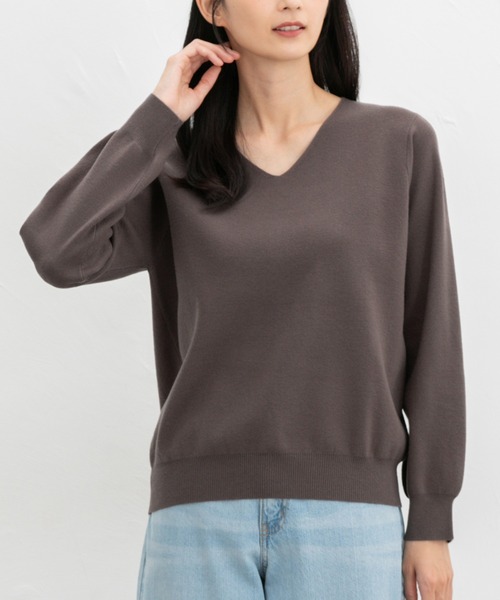 Honeys（ハニーズ）の「ヒアルロン酸Ｖネック（ニット/セーター・レディース・アイボリー/ブラック/ブルー/杢グレー/モカ/ボルドー/ラベンダー/ピンク・S/M/L/LL/3L）」の4枚目の写真