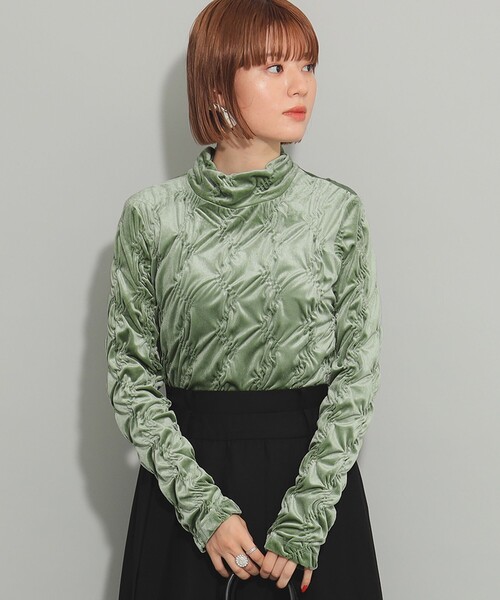 Ray BEAMS(レイビームス)の「ベロア シャーリング ハイネック トップス(Tシャツ/カットソー・レディース・ホワイト系その他6/グリーン系その他2・ONE SIZE)」の20枚目の写真