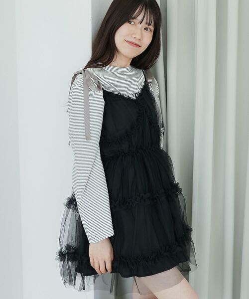 MAJESTIC LEGON（マジェスティックレゴン）の「ミニフリルチュール肩リボンピスチェ（キャミソール・レディース・グレー/アイボリー/ブラック・MEDIUM）」の3枚目の写真